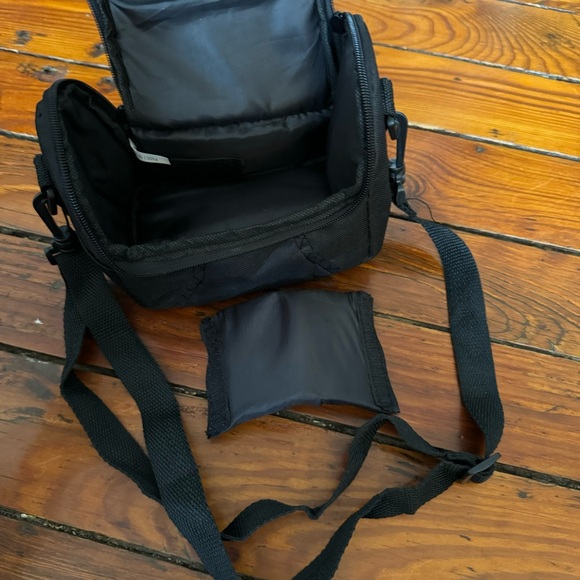 Digpro Compact Fit Design Deluxe Gadget Bag for Cameras/Camcorders Black - Picture 6 of 11